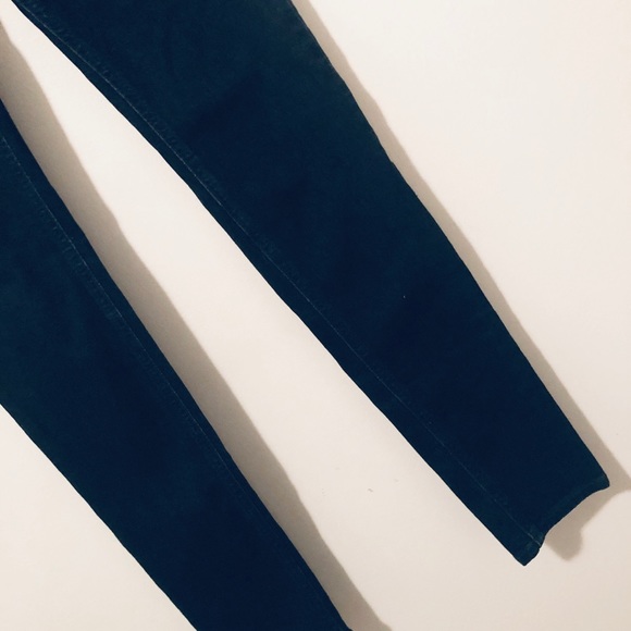 ❤️ Hollister Dark Wash Denim - Picture 4 of 6